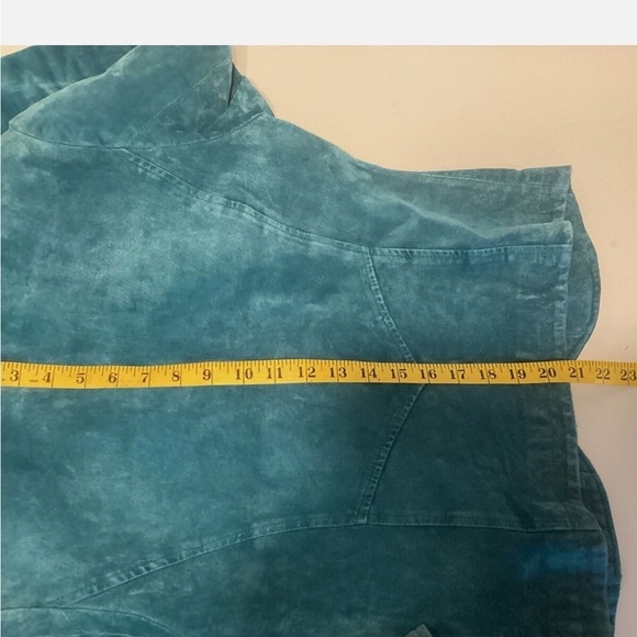 live a little leather jacket turquoise sz Small.  Excellent condition. - Picture 10 of 11